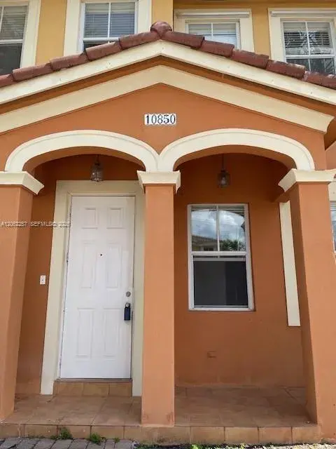 10850 SW 243rd Ln, Homestead FL 33032