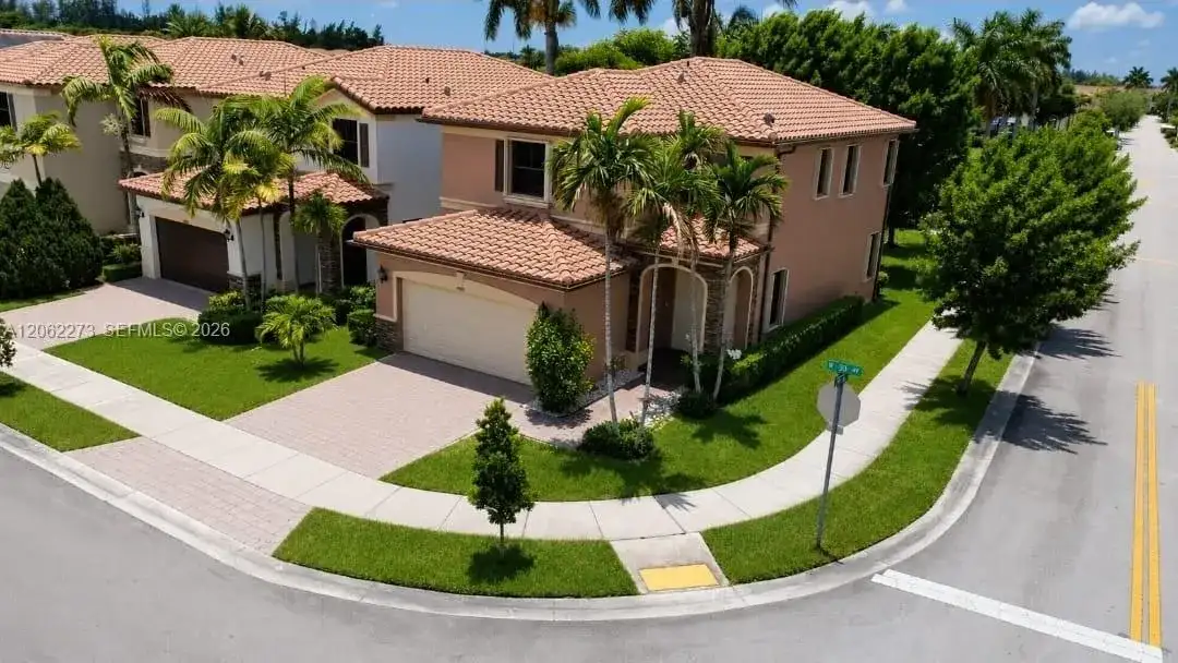 8890 W 33rd Ave, Hialeah FL 33018 photo 2