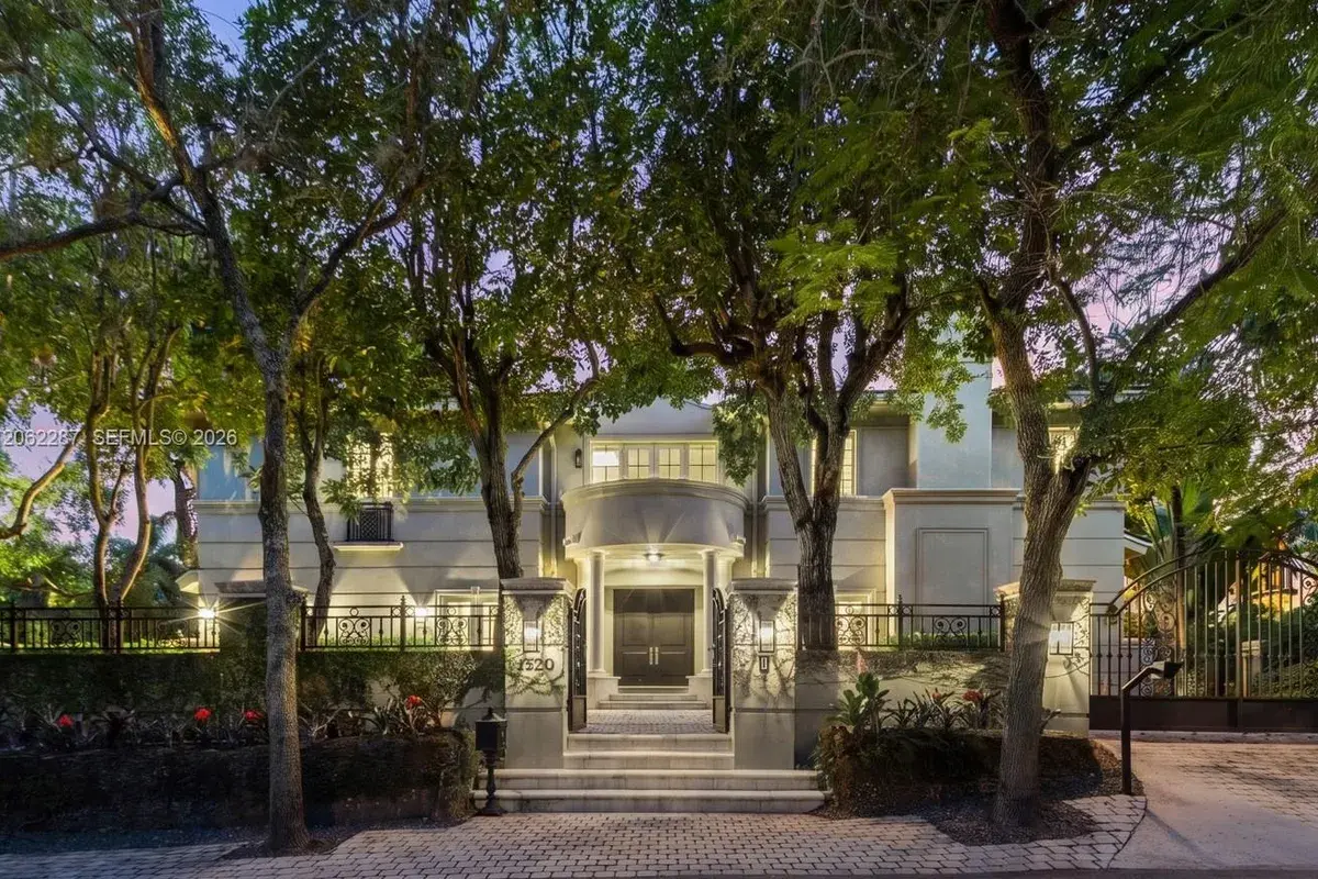 3460 S Moorings Way, Miami FL 33133