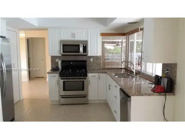 8430 NW 25th Ct, Sunrise FL 33322 photo 5