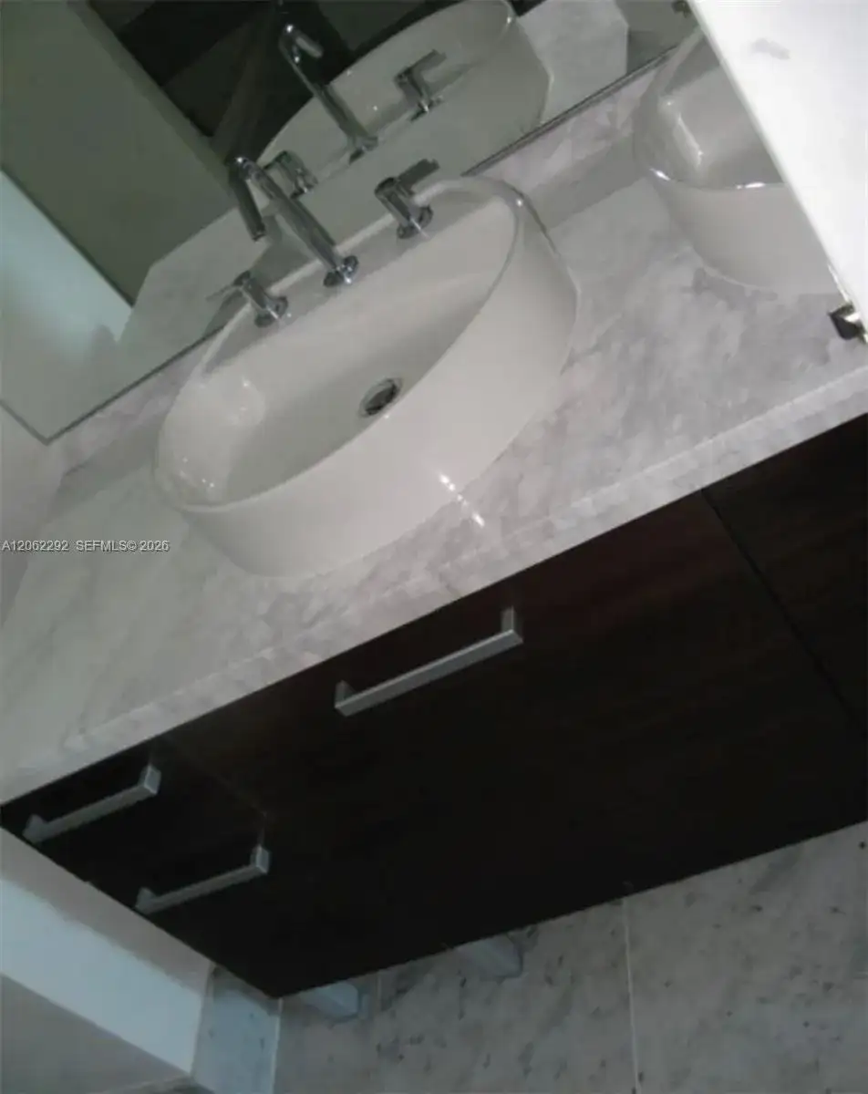 244 Biscayne Blvd # 303, Miami FL 33132 photo 4