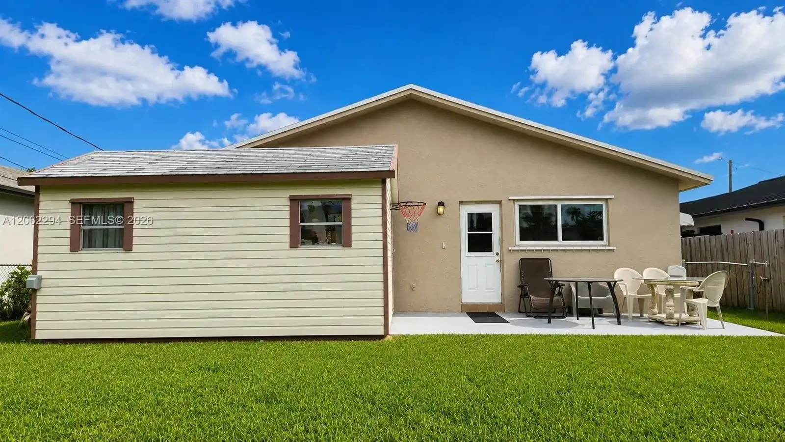 2623 Harding St, Hollywood FL 33020 photo 2