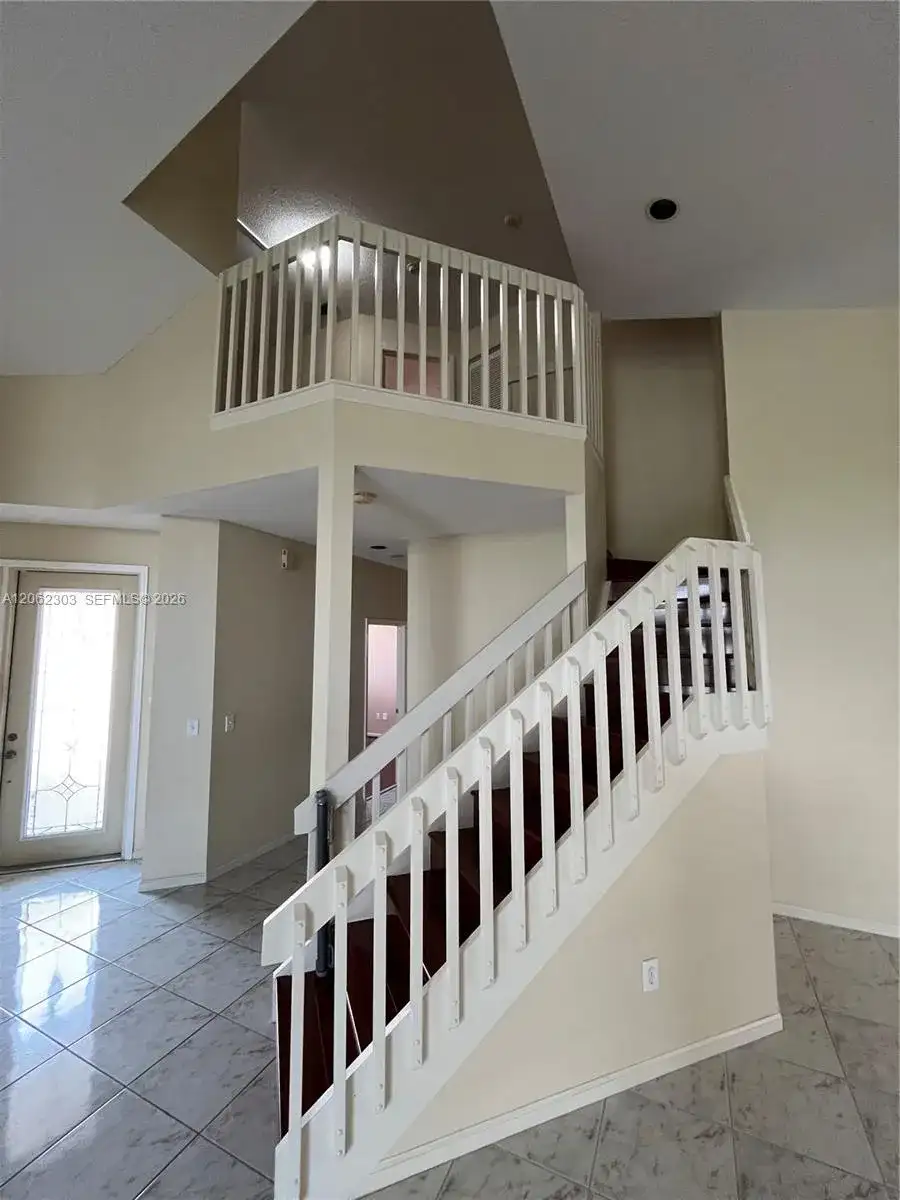 1540 W Lacosta Dr W, Pembroke Pines FL 33027 photo 4