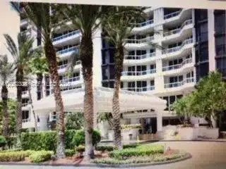 21205 NE Yacht Club Dr # 810, Aventura FL 33180