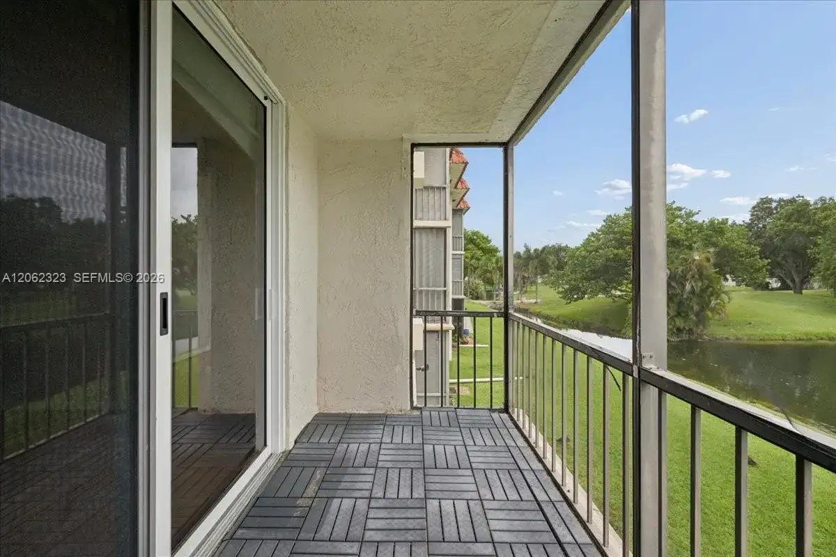 800 S Hollybrook Dr # 205, Pembroke Pines FL 33025 photo 2