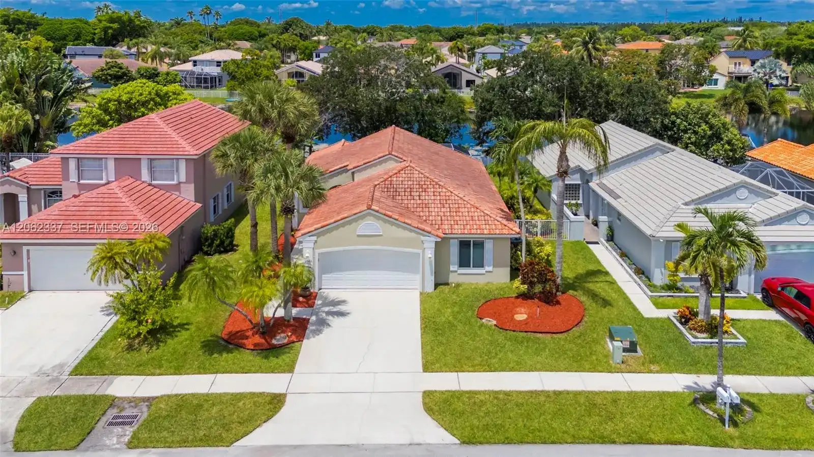 2006 NW 182nd Ave, Pembroke Pines FL 33029