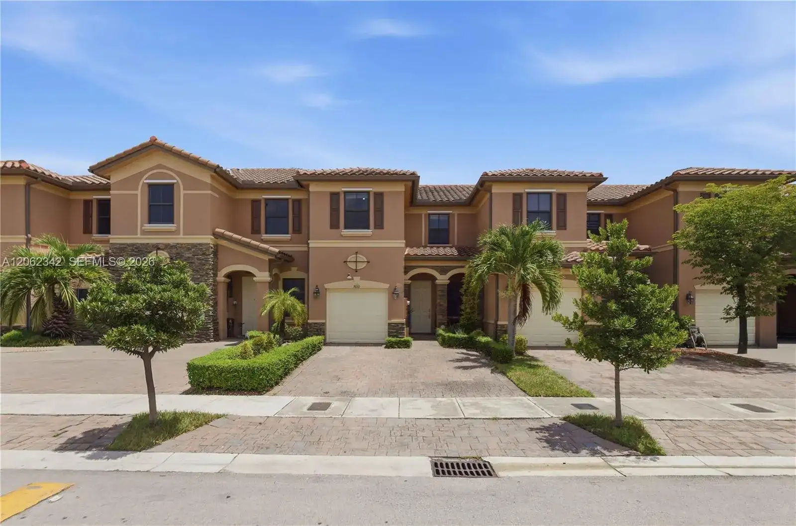 9033 W 33rd Avenue, Hialeah FL 33018 photo 2