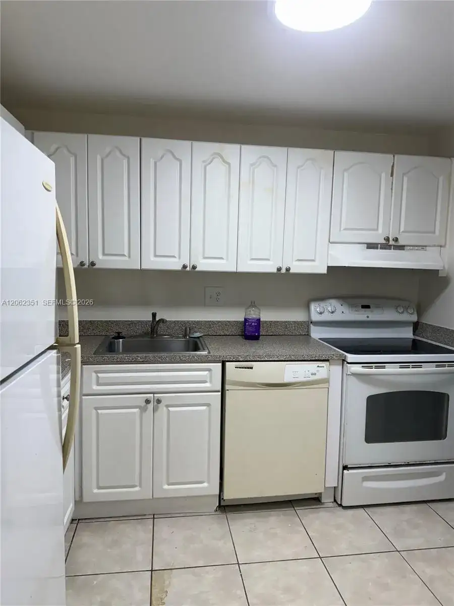 7825 Fairview Dr # 204, Tamarac FL 33321 photo 4
