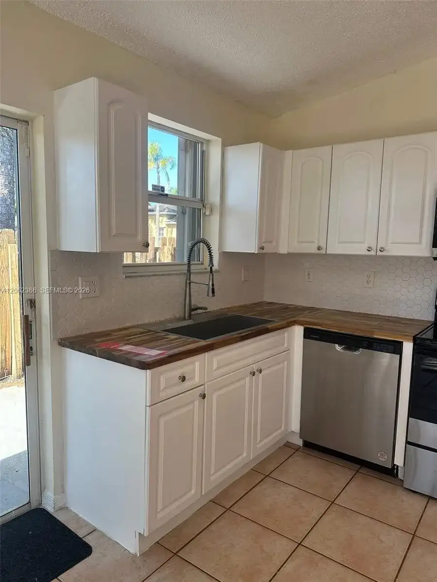 12338 SW 144th Ter, Miami FL 33186 photo 4