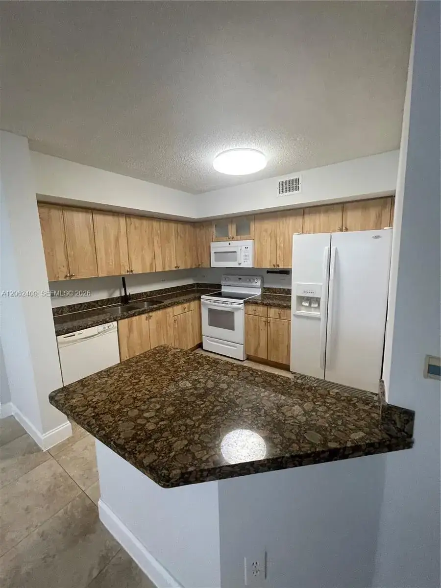 3670 N 56th Ave # 708, Hollywood FL 33021