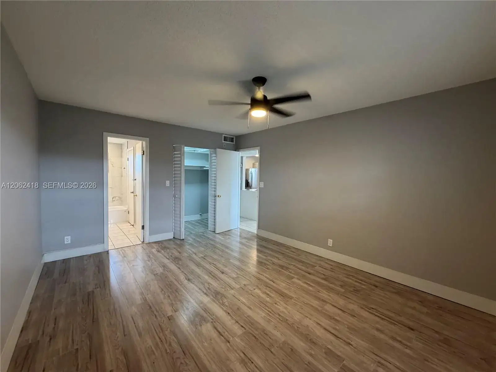 5071 W Oakland Park Blvd # 205, Lauderdale Lakes FL 33313 photo 2