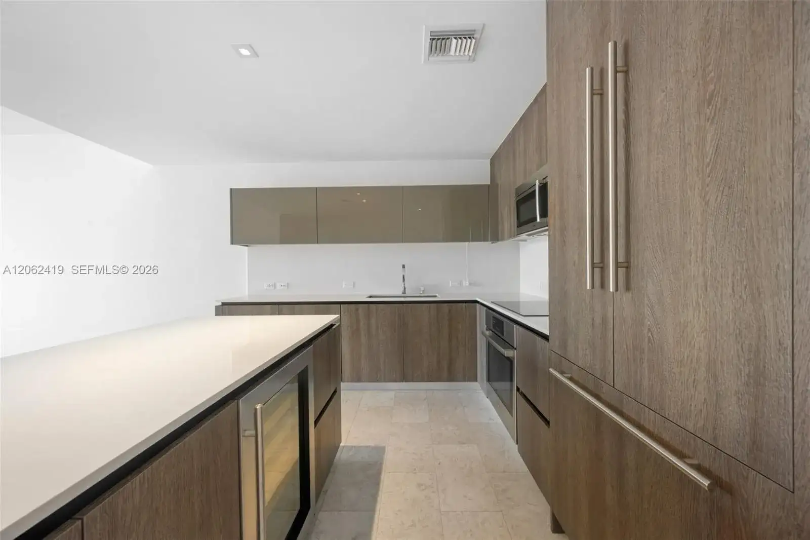 68 SE 6th St # 910, Miami FL 33131 photo 5