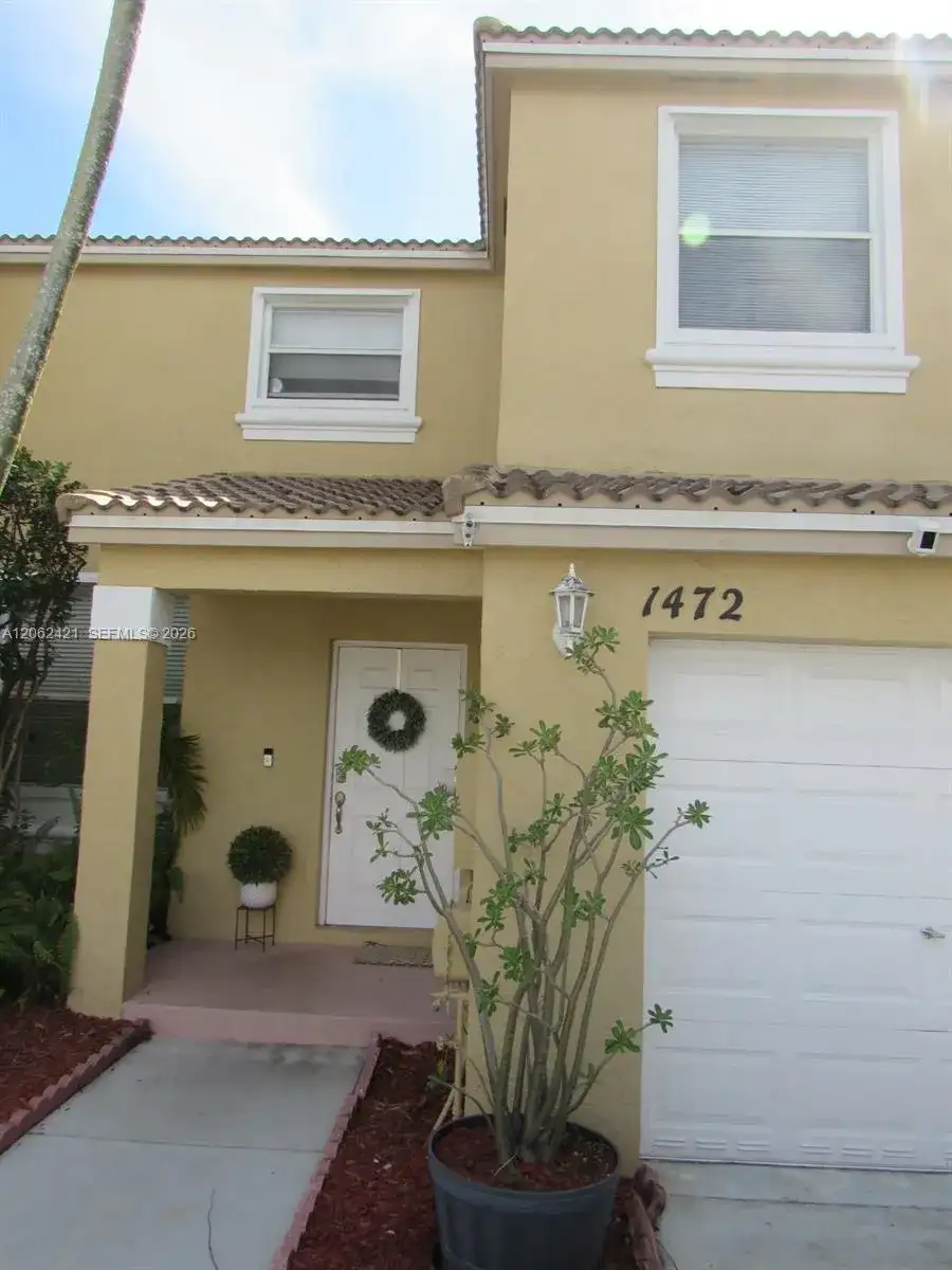 1472 NW 154th Ln, Pembroke Pines FL 33028 photo 2