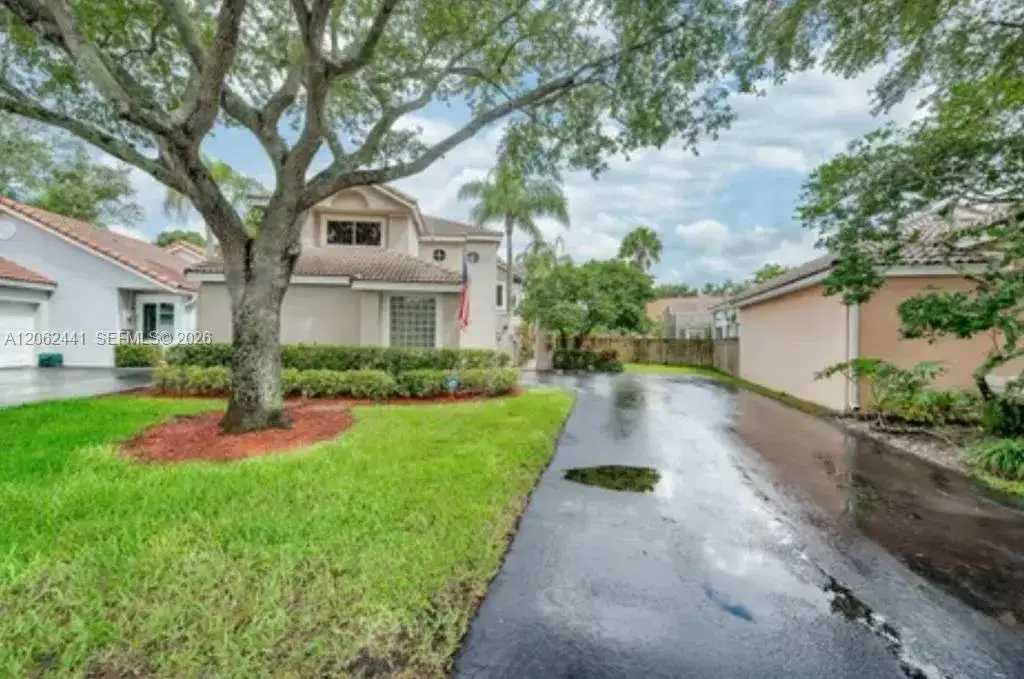 10157 NW 4th St # 1, Plantation FL 33324 photo 2