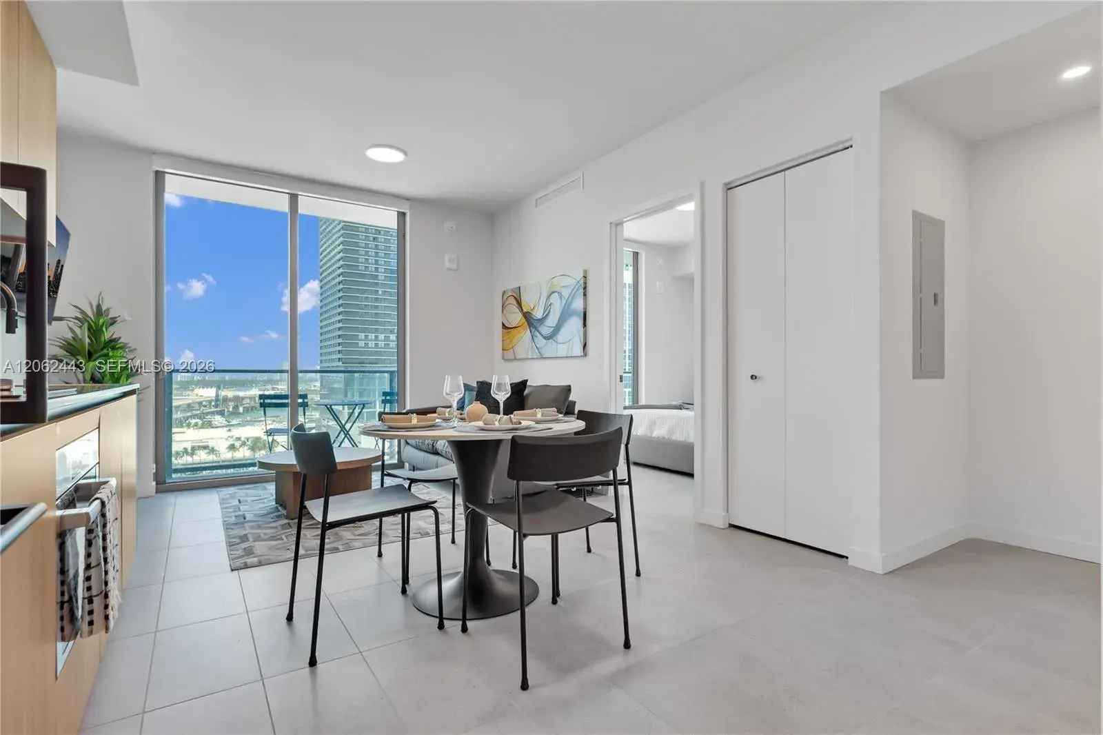 121 NE 5th St # 2013, Miami FL 33132 photo 2