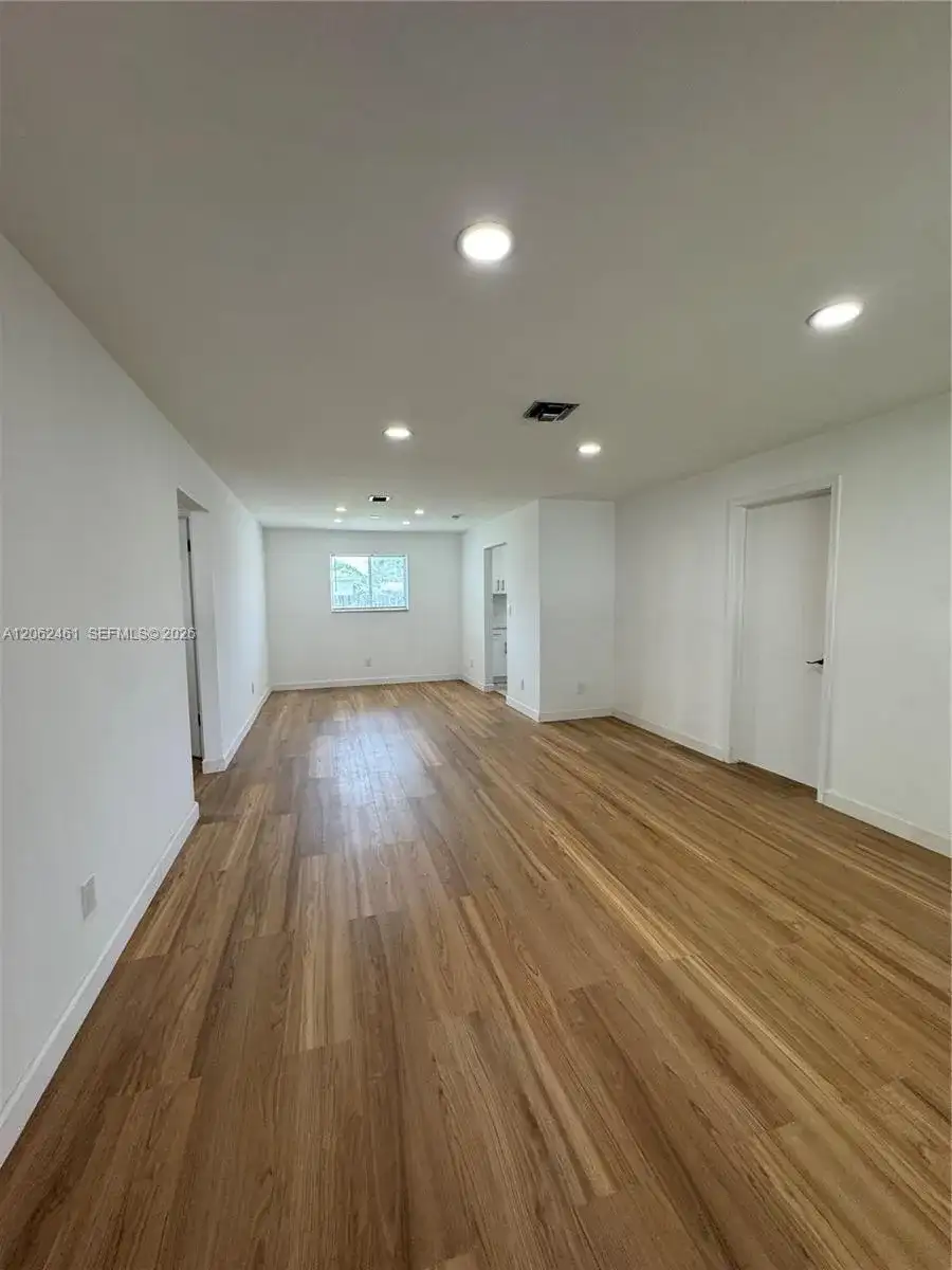 2669 NW 24th Ct, Fort Lauderdale FL 33311 photo 4