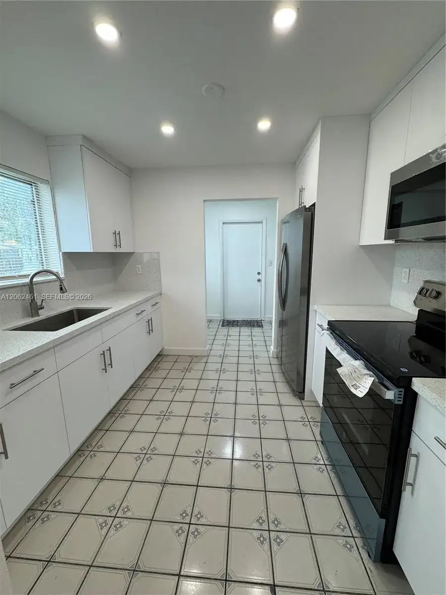 2669 NW 24th Ct, Fort Lauderdale FL 33311 photo 5