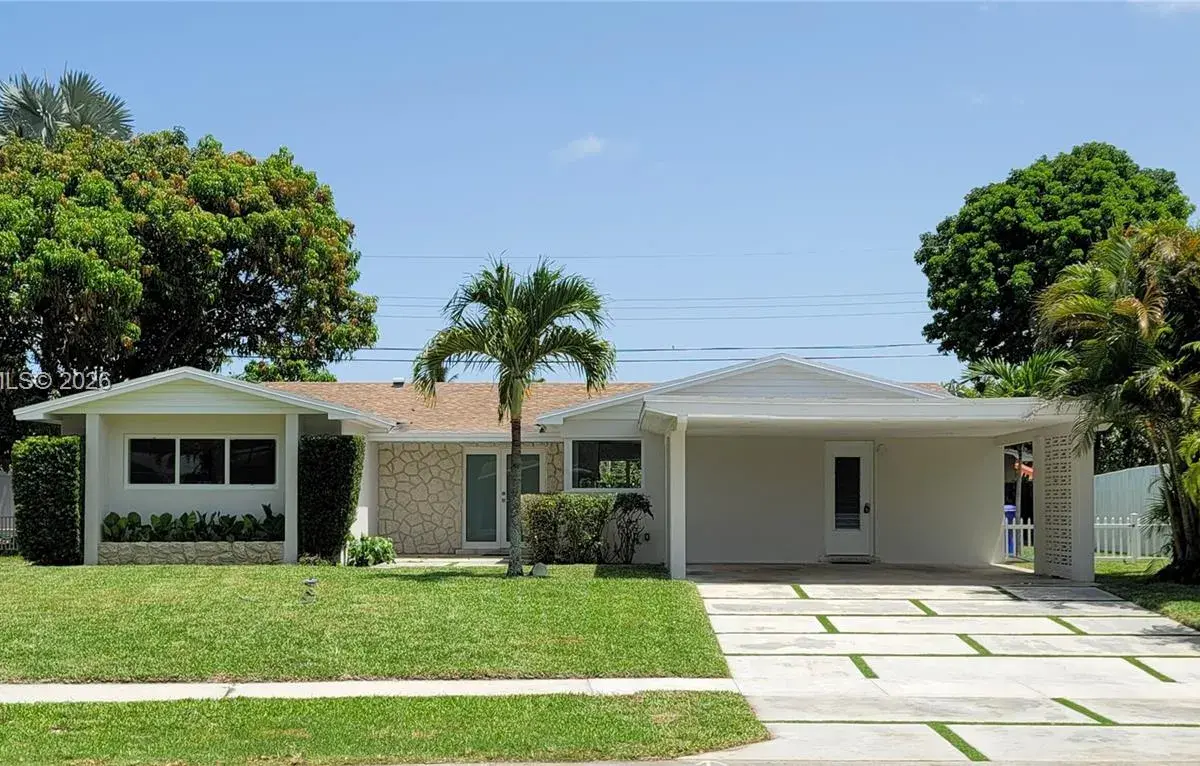 6640 SW 7 ST., Pembroke Pines FL 33023