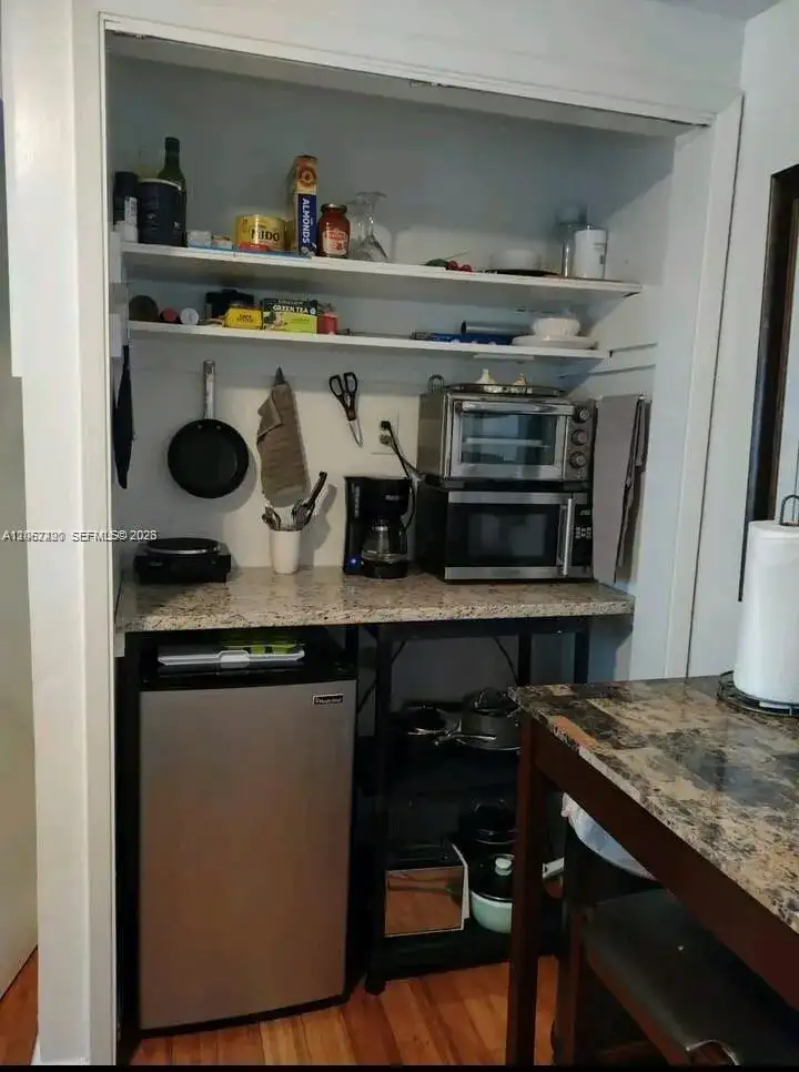 1337 NE 3rd Ave # 2, Fort Lauderdale FL 33304 photo 4