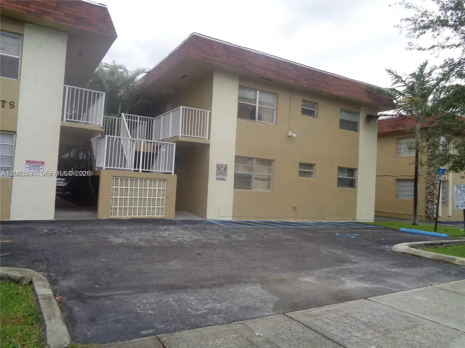 16118 NE 21st Ave # 3, North Miami Beach FL 33162 photo 2