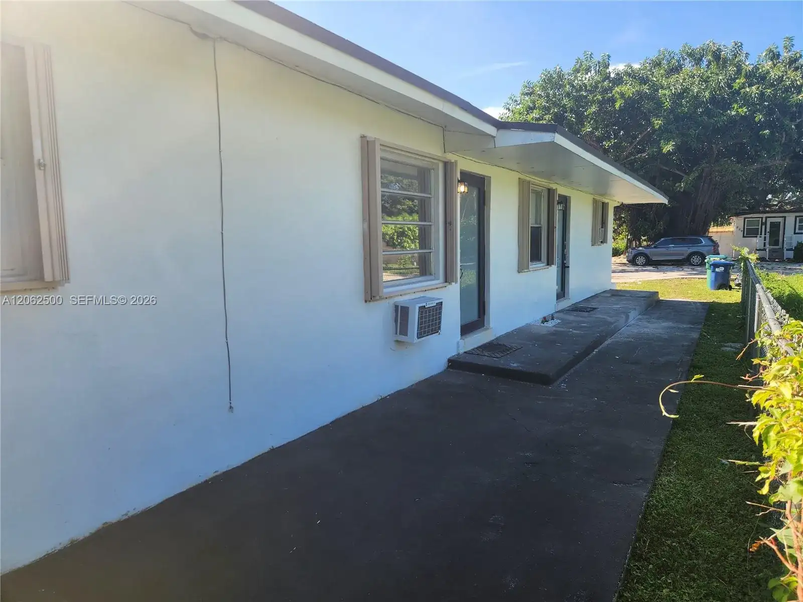 836 NW 98th St, Miami FL 33150 photo 2