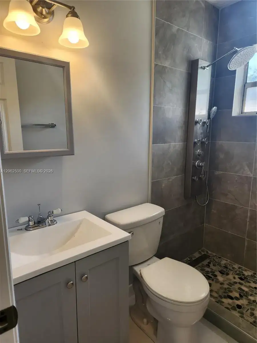 836 NW 98th St, Miami FL 33150 photo 4
