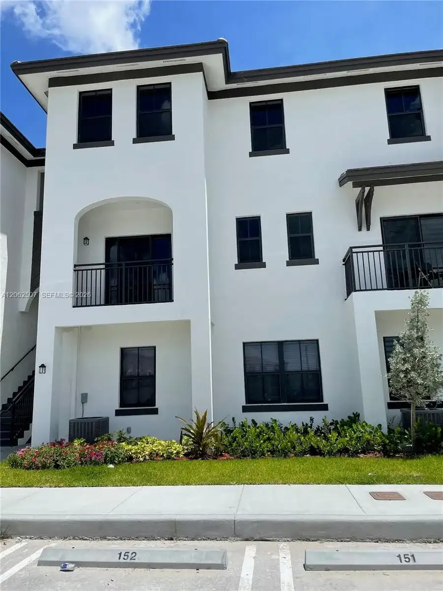 15560 SW 136th St # 207, Miami FL 33196