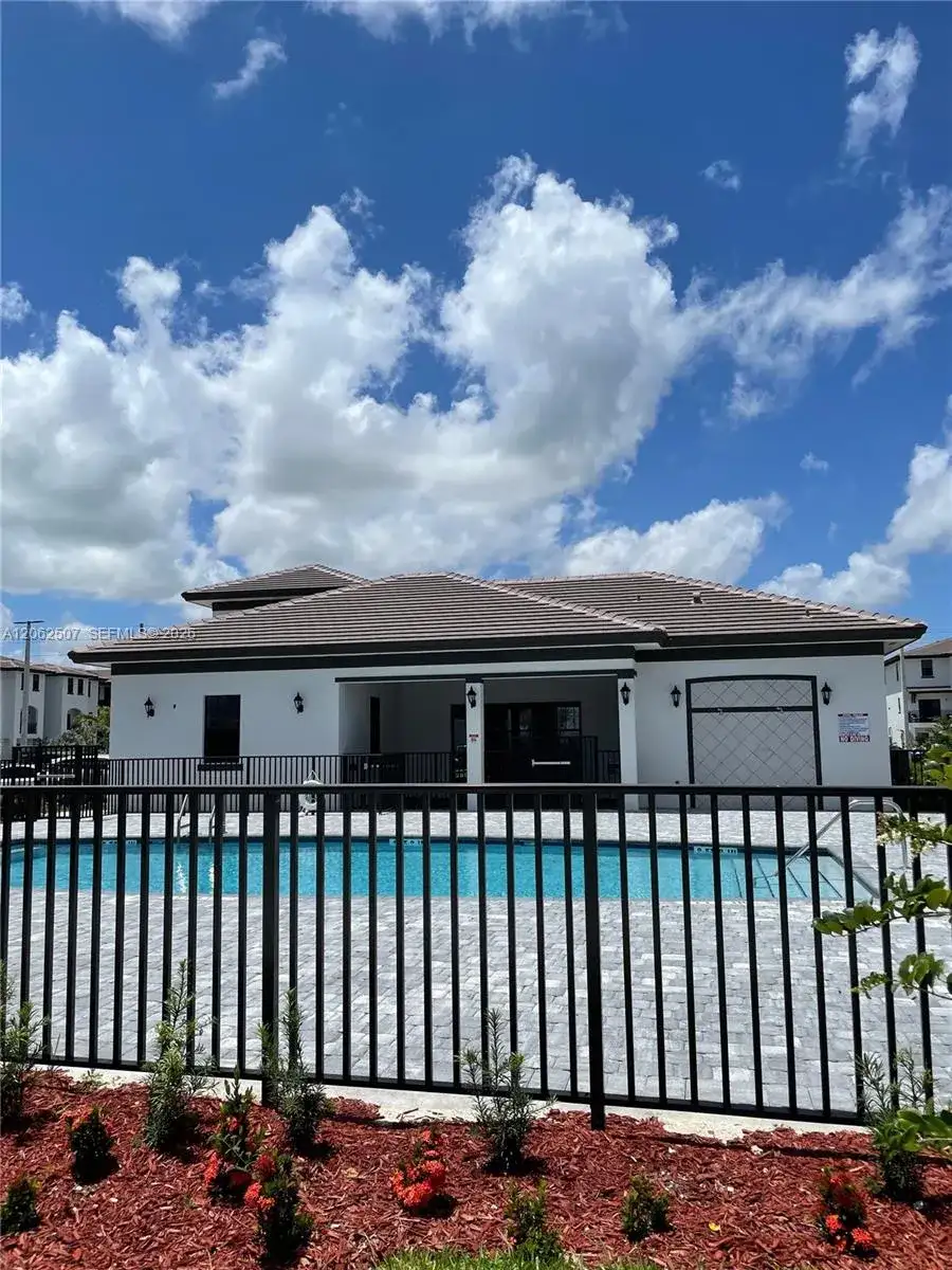 15560 SW 136th St # 207, Miami FL 33196 photo 5