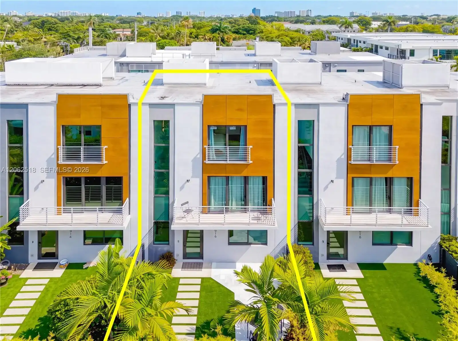 916 NE 4th St, Fort Lauderdale FL 33301