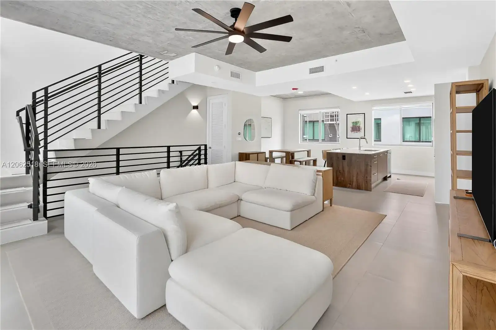 916 NE 4th St, Fort Lauderdale FL 33301 photo 3