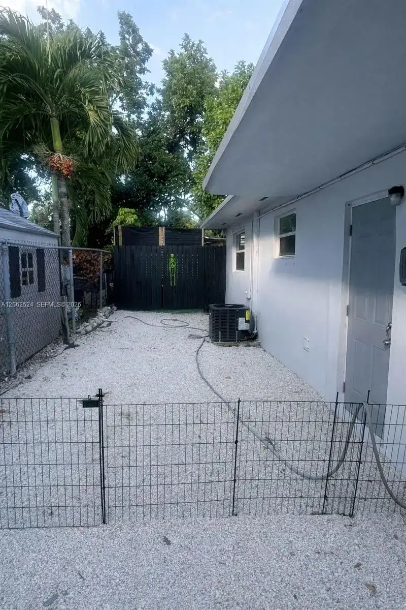 2931 NW 47th St # 3, Miami FL 33142 photo 3