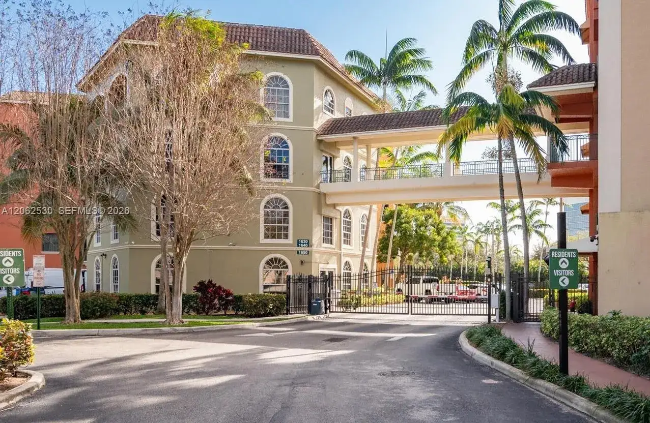 1650 Presidential Way # 208, West Palm Beach FL 33401