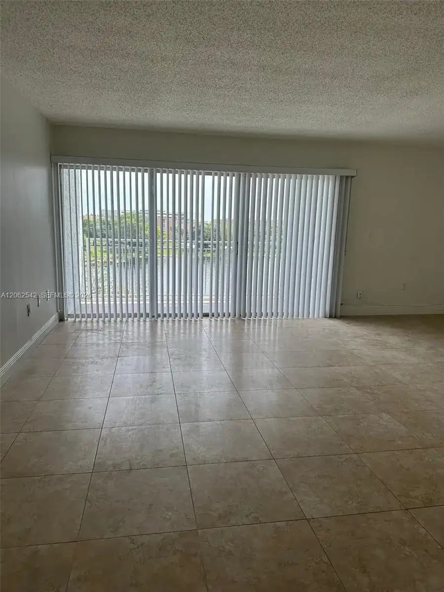 9359 Fontainebleau Blvd # F417, Miami FL 33172 photo 3