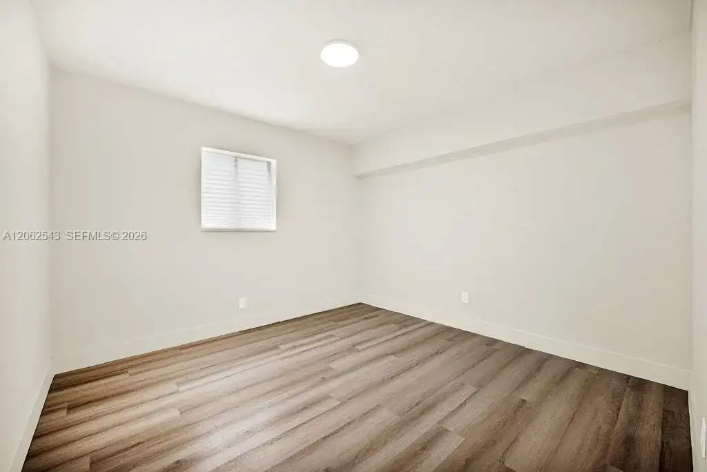 7710 NW 6th Ct, Pembroke Pines FL 33024 photo 3