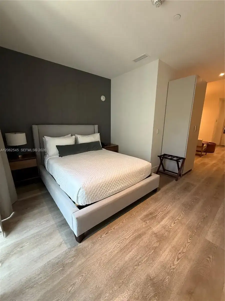 229 SW 9th St # 507, Miami FL 33130 photo 4