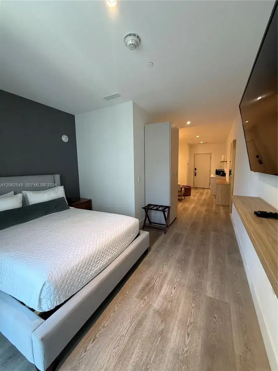 229 SW 9th St # 507, Miami FL 33130 photo 5