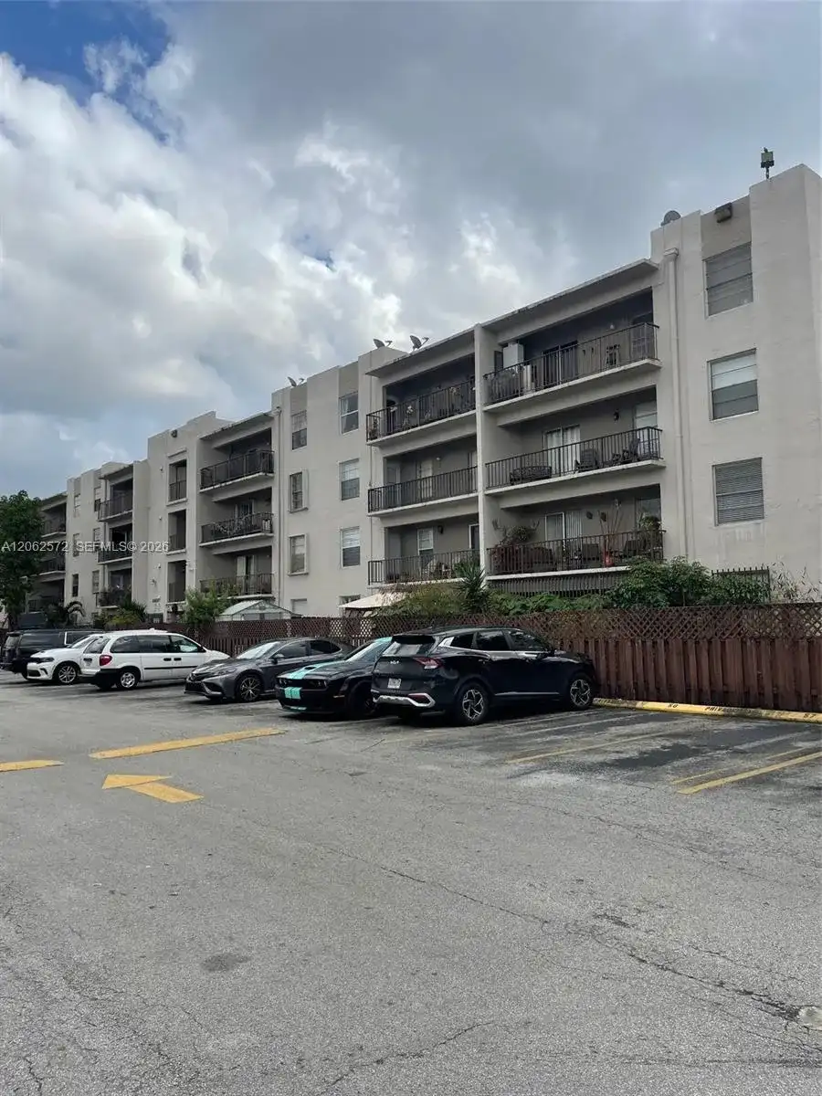 5625 W 20th Ave # 215, Hialeah FL 33012