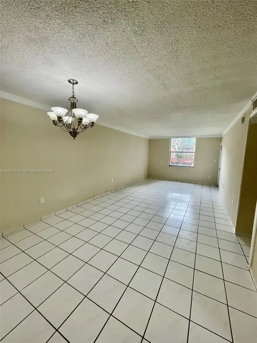 5625 W 20th Ave # 215, Hialeah FL 33012 photo 4