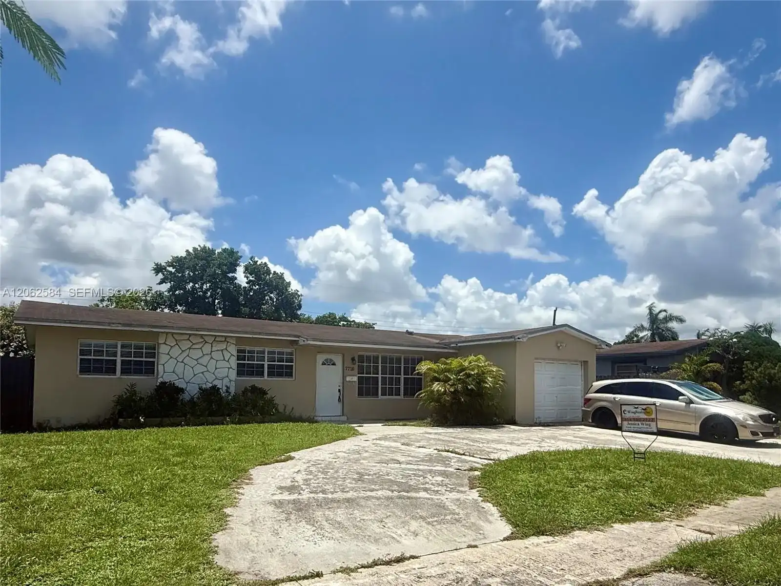 7710 NW 5th St, Pembroke Pines FL 33024