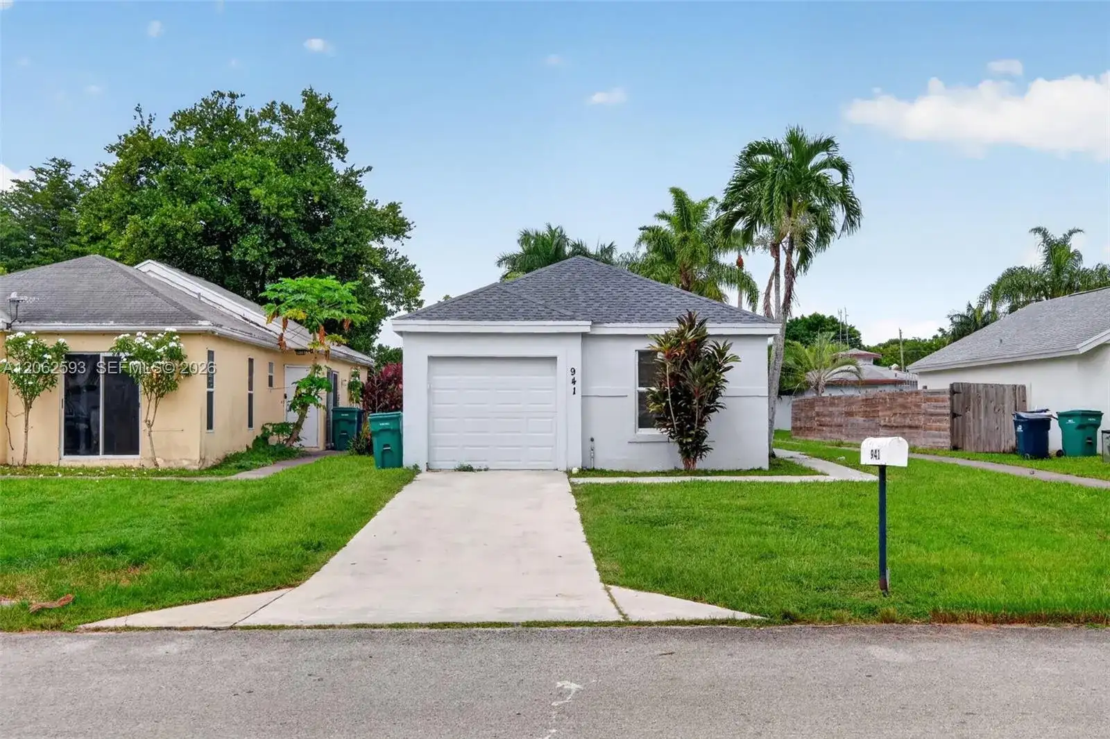 941 SW 7th Pl, Florida City FL 33034 photo 3