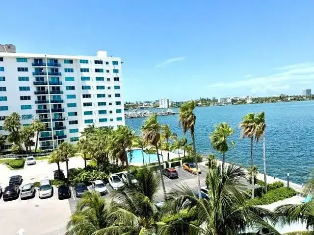 7501 E Treasure Dr # 5H, North Bay Village FL 33141
