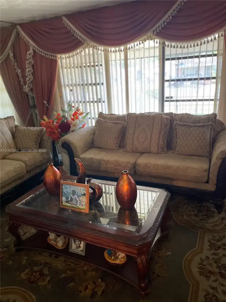 3265 NW 80th Ter, Miami FL 33147 photo 4