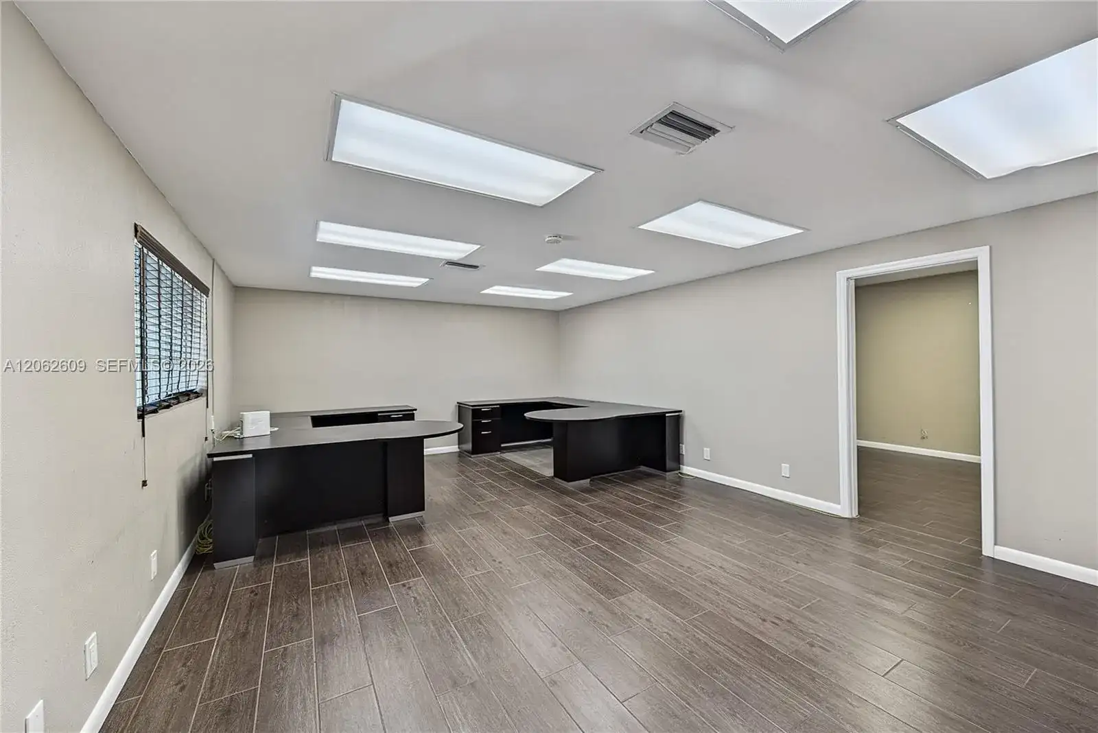 950 NE 40th Ct, Oakland Park FL 33334 photo 4