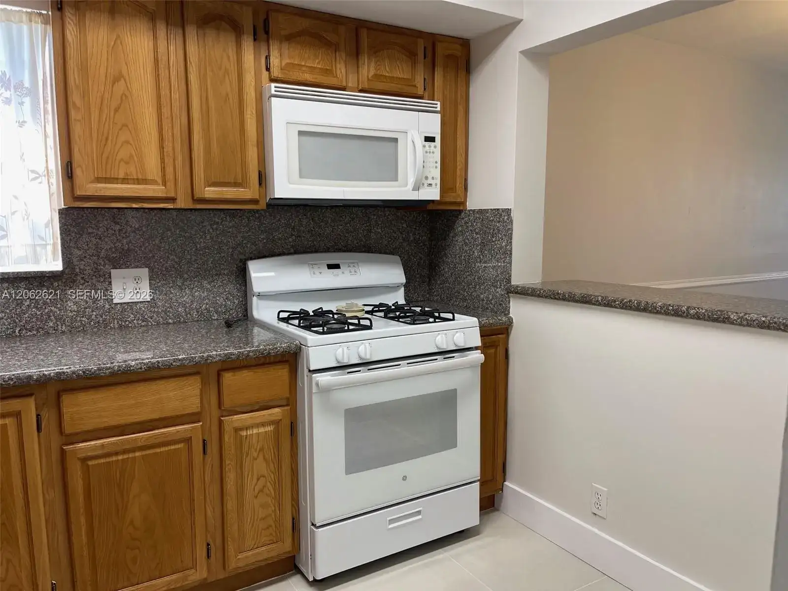 6703 N Kendall Dr # 404, Pinecrest FL 33156 photo 4