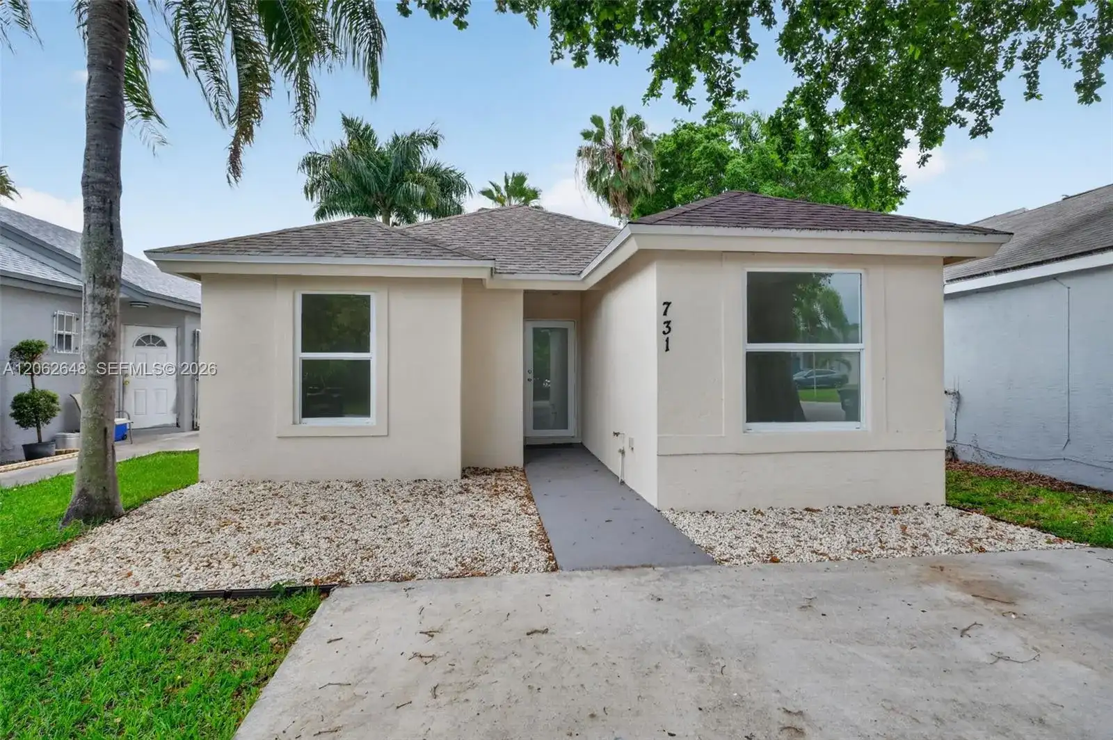 731 SW 10th St, Florida City FL 33034 photo 2