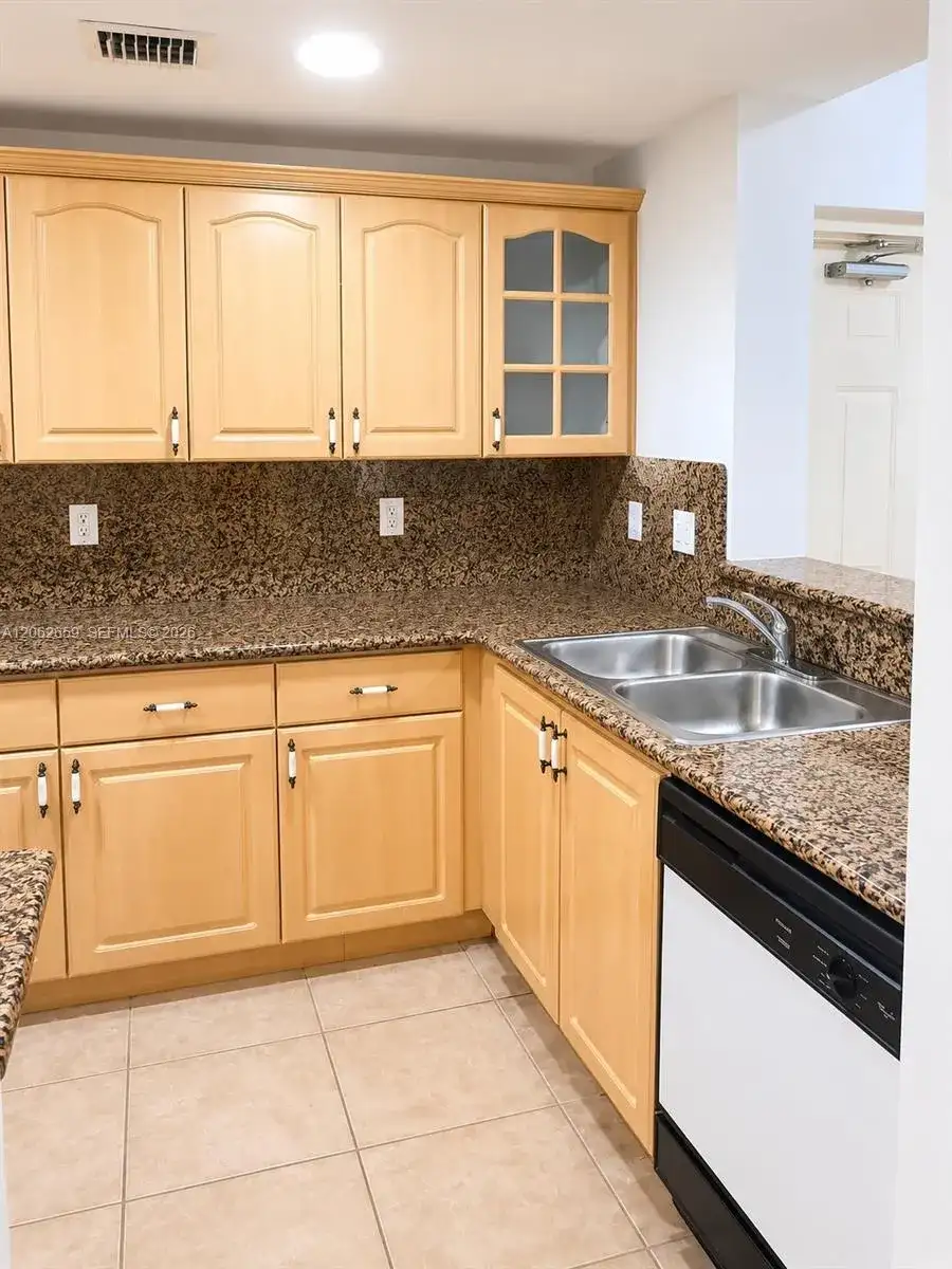 6560 NW 114th Ave # 505, Doral FL 33178 photo 3