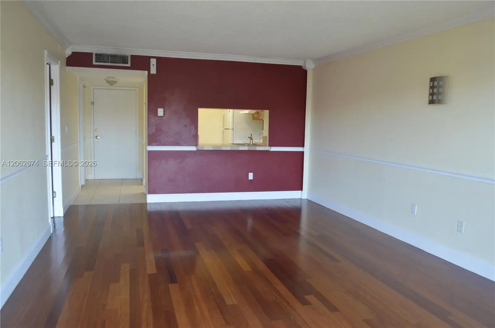 9320 Fontainebleau Blvd # 609, Miami FL 33172 photo 2