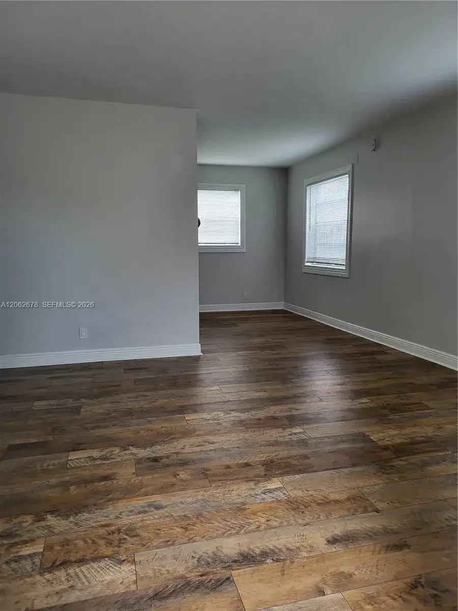 35 NE 13th St # 1, Fort Lauderdale FL 33304 photo 2