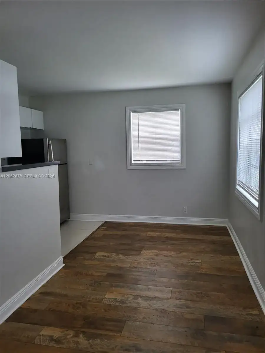 35 NE 13th St # 1, Fort Lauderdale FL 33304 photo 3