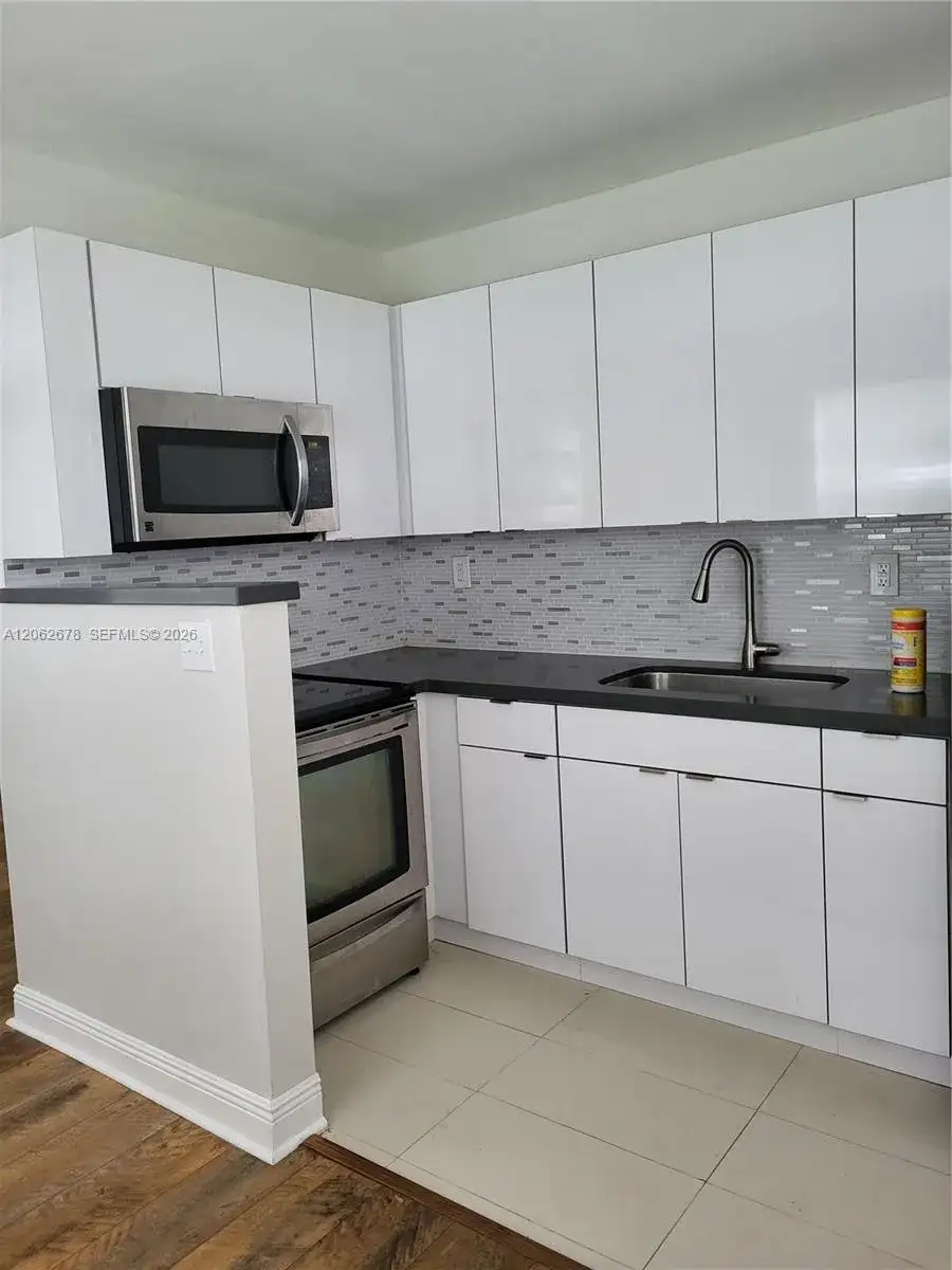 35 NE 13th St # 1, Fort Lauderdale FL 33304 photo 5